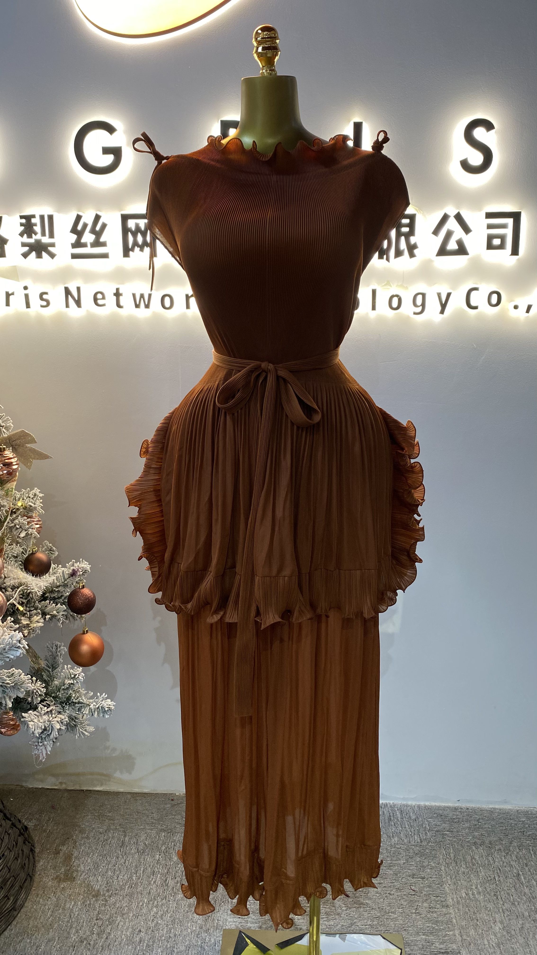 Women Formal Wear For Plus Size - Factory direct sales pleated solid color