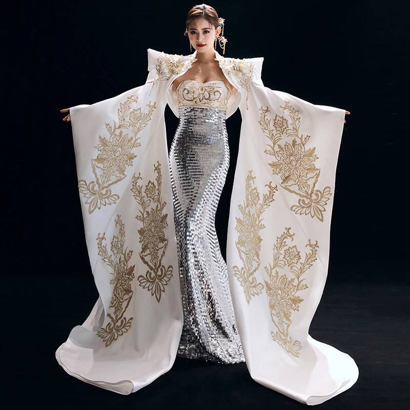 Woman Formal Wear - Formal The Host's Dress Is Dignified,